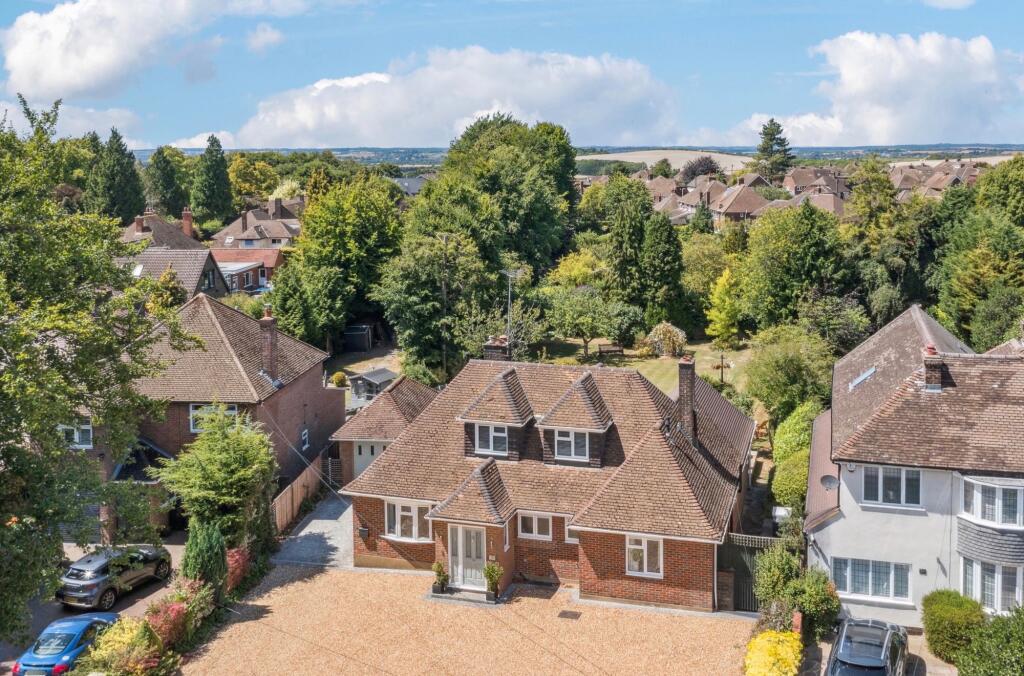 Main image of property: Tring Road, Dunstable, LU6