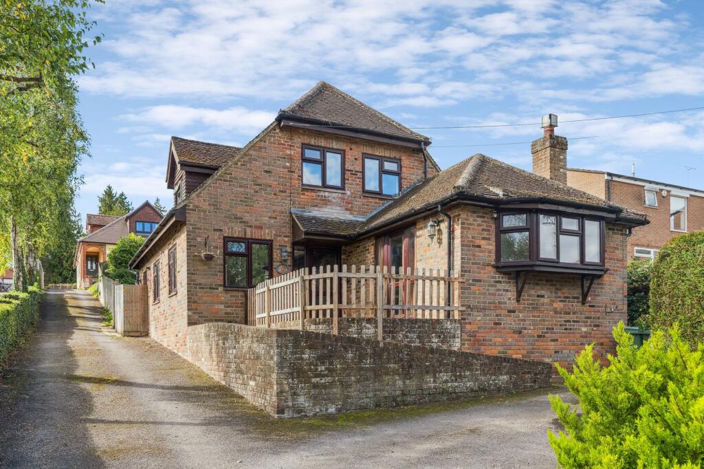 Main image of property: High Street, Markyate, AL3