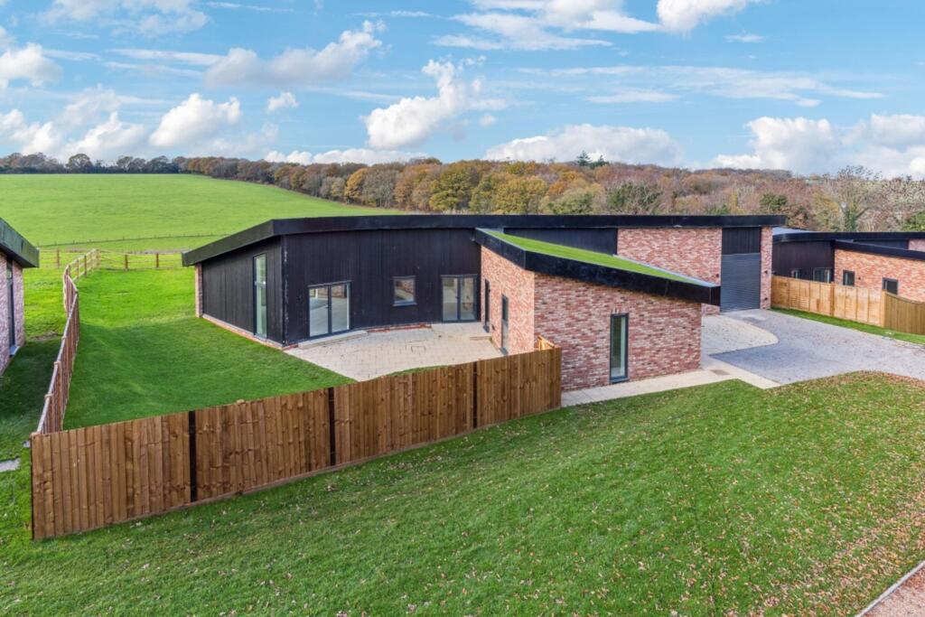 Main image of property: Doone Brae, Windmill Road, LU1