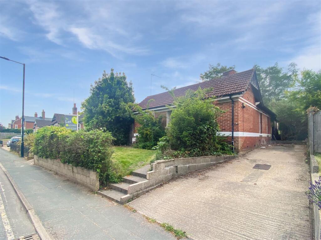 Main image of property: Maldon Road, Colchester, CO3 3AN