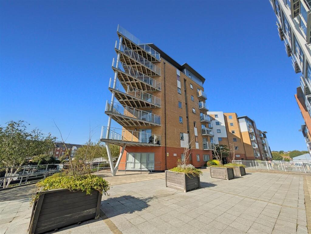 Main image of property: Sail House, Ship Wharf, Colchester, CO2 8YP