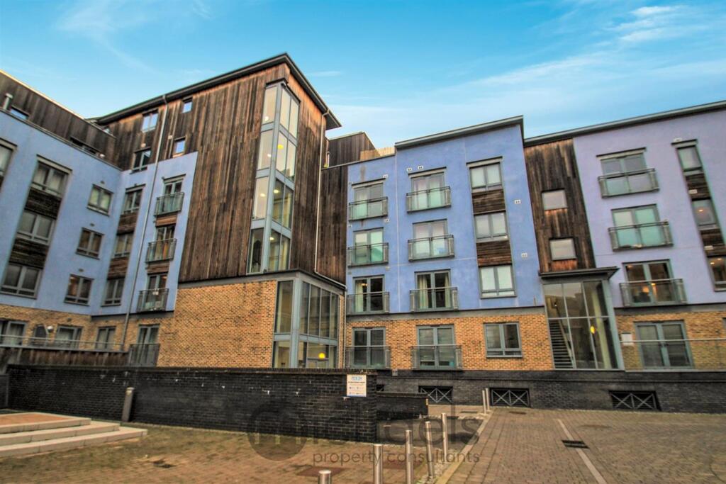 Main image of property: Quayside Drive, Colchester, CO2 8GQ