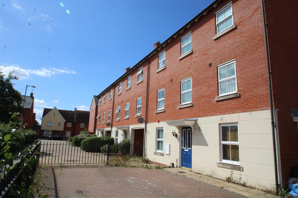Main image of property: ROOM 1, 16 Circus Square, Colchester