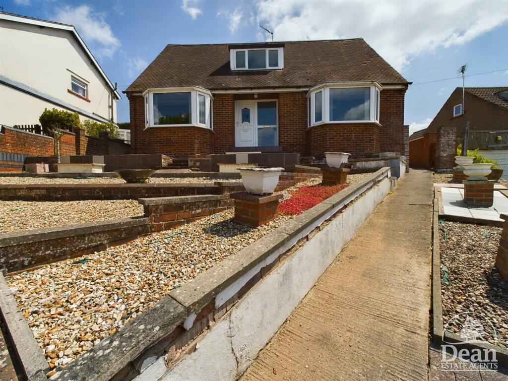 3 bedroom bungalow for sale in Victoria Street, Cinderford, GL14