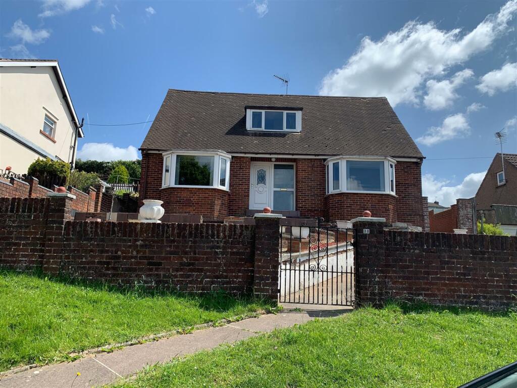 3 bedroom bungalow for sale in Victoria Street, Cinderford, GL14