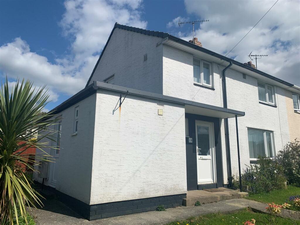 3 bedroom semidetached house for sale in Southwood Close, Cinderford, GL14