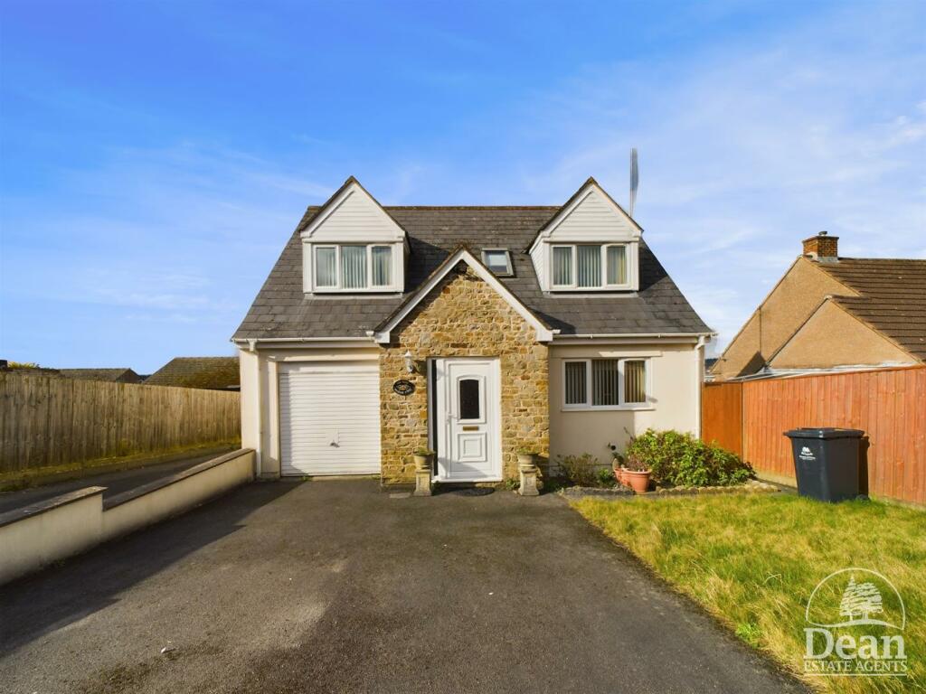 3 bedroom detached house for sale in Woodside Street, Cinderford, GL14