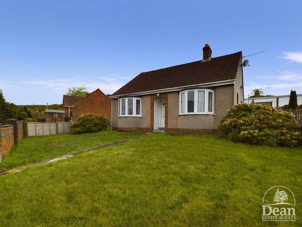 2 bedroom detached bungalow for sale in Parragate, Cinderford, GL14