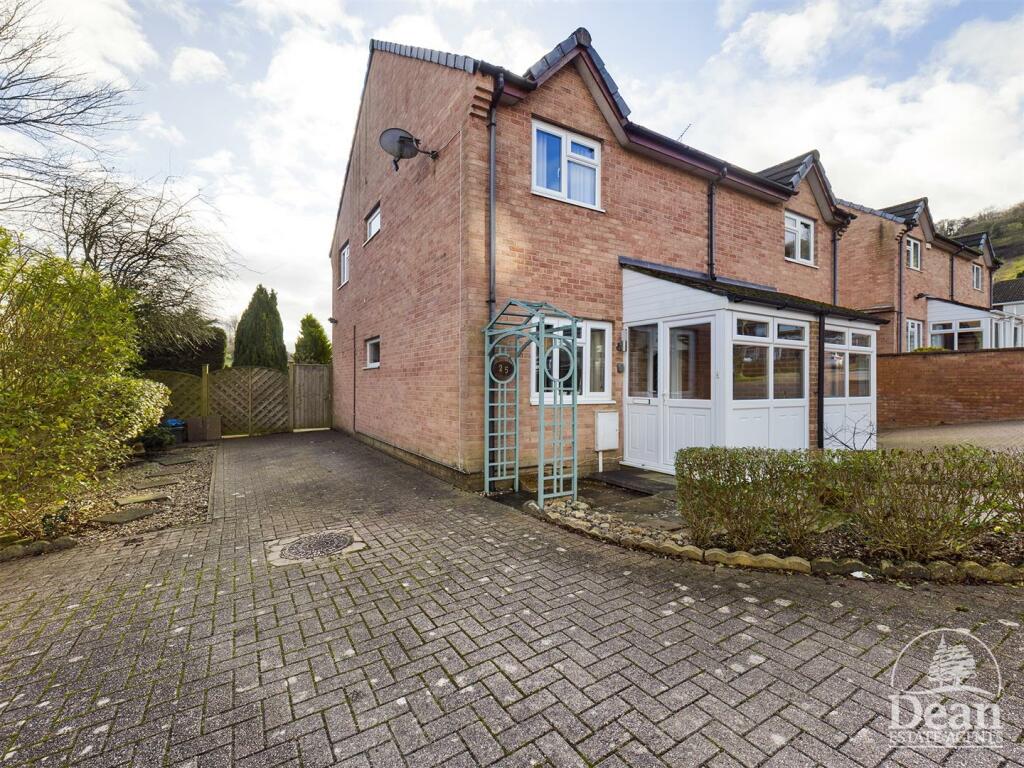 2 bedroom semidetached house for sale in Colchester Close, Mitcheldean