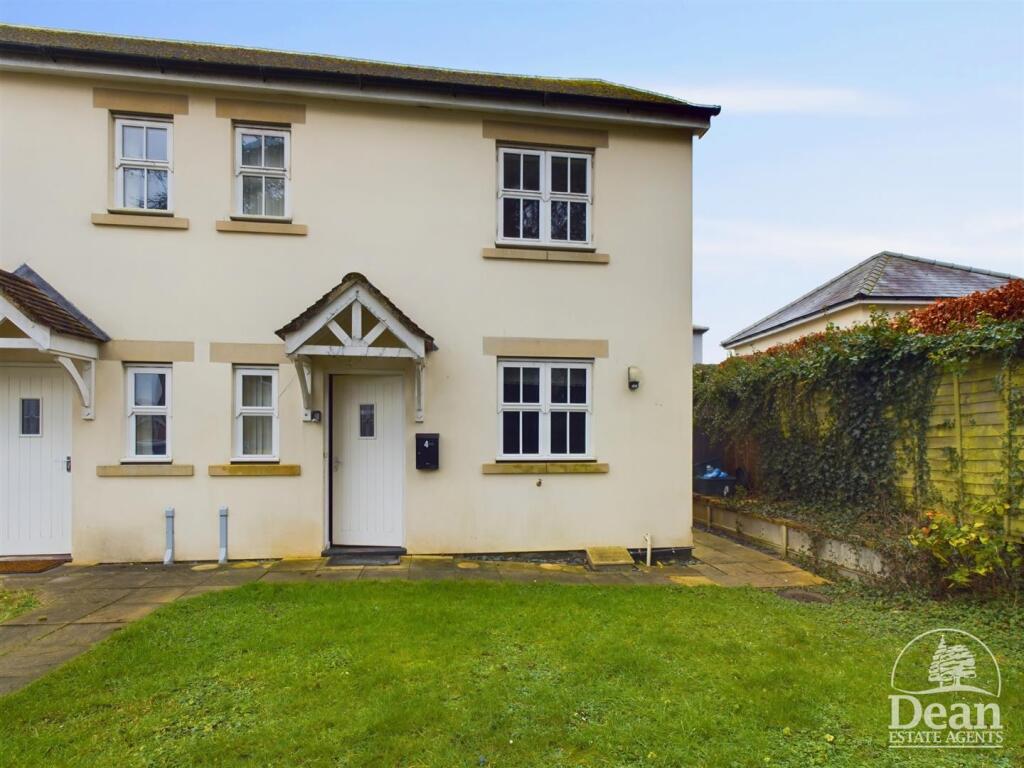 4 bedroom semi-detached house