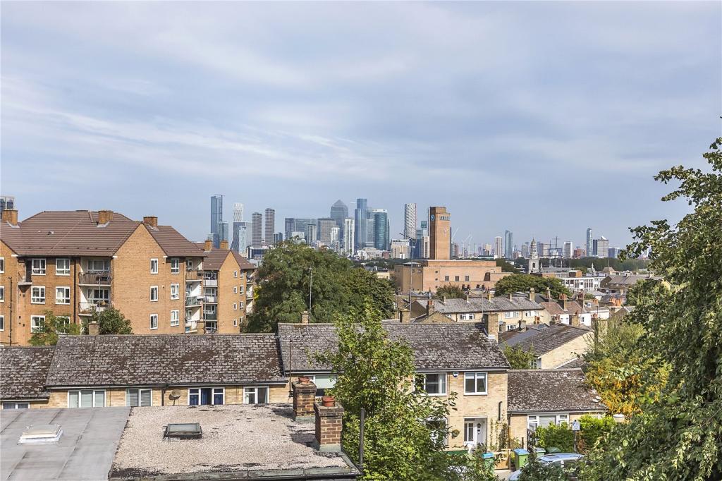 4 bedroom terraced house for sale in Maidenstone Hill, London, SE10
