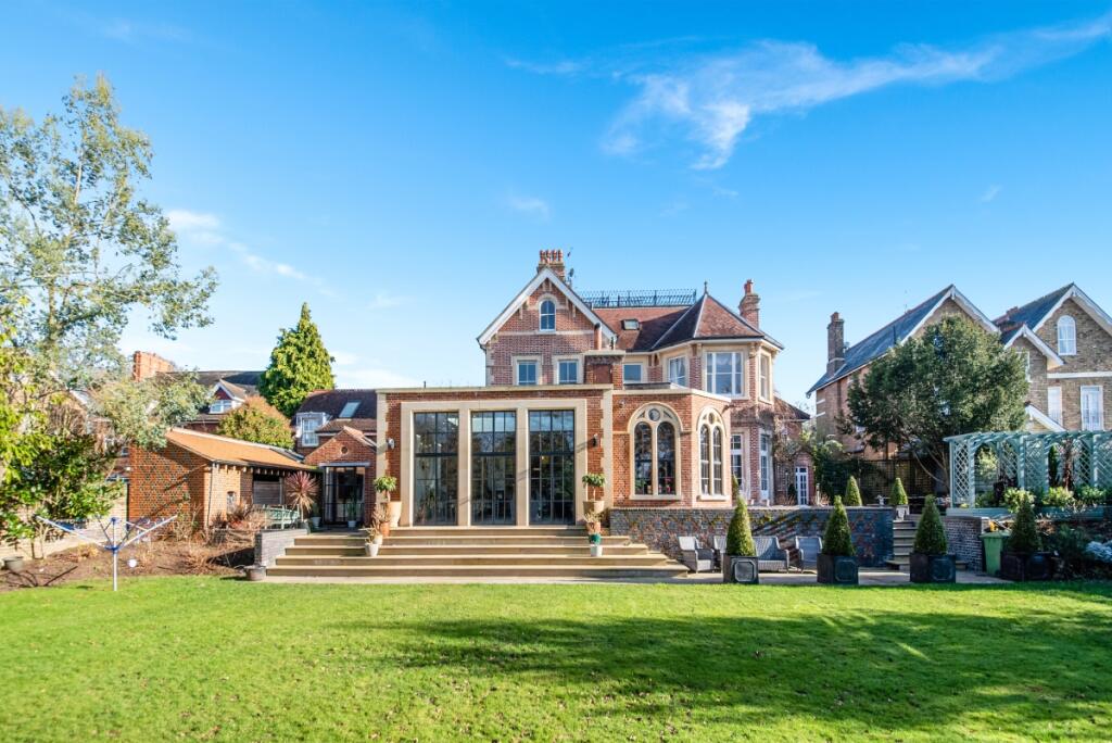 Main image of property: Mottisfont Hall, London