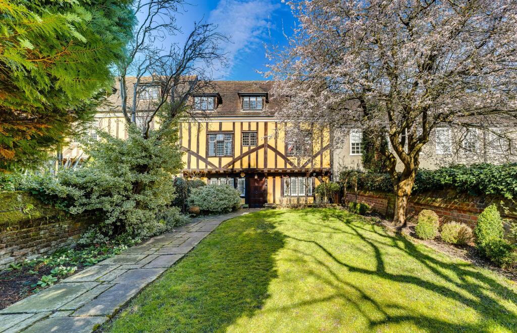 Main image of property: Court Yard, London, SE9