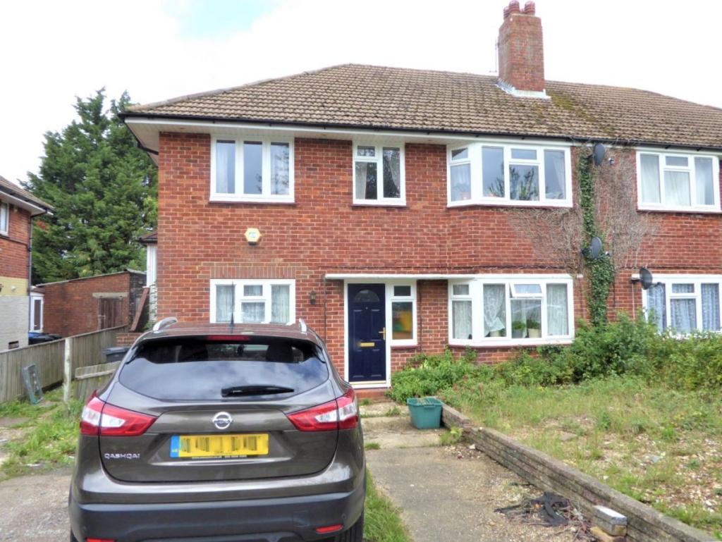 2 bedroom for sale in Homestead Way, New Addington, Croydon, CR0