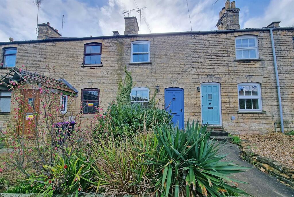 1 bedroom town house for sale in Empingham Road, Stamford, PE9