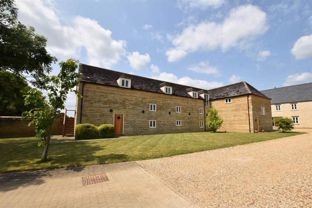 Main image of property: Vergette Court, Market Deeping, Peterborough
