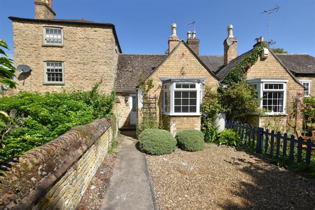 Main image of property: Duncombs Yard, Stamford, Lincs