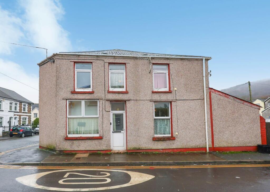 Main image of property: 31 Chapel Street, Abercanaid, Merthyr Tydfil, Mid Glamorgan, CF48 1RX
