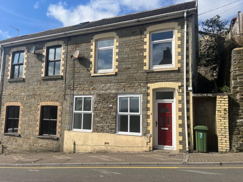 Main image of property: 7 High Street, Llantrisant, Pontyclun, CF72 8BP