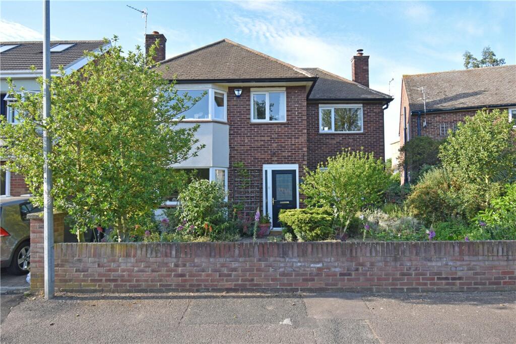 3 bedroom detached house for rent in Redfern Close, Cambridge, CB4