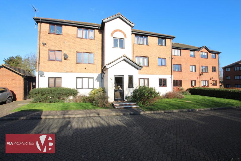 1 bedroom apartment for sale in Parrotts Field, Hoddesdon, EN11