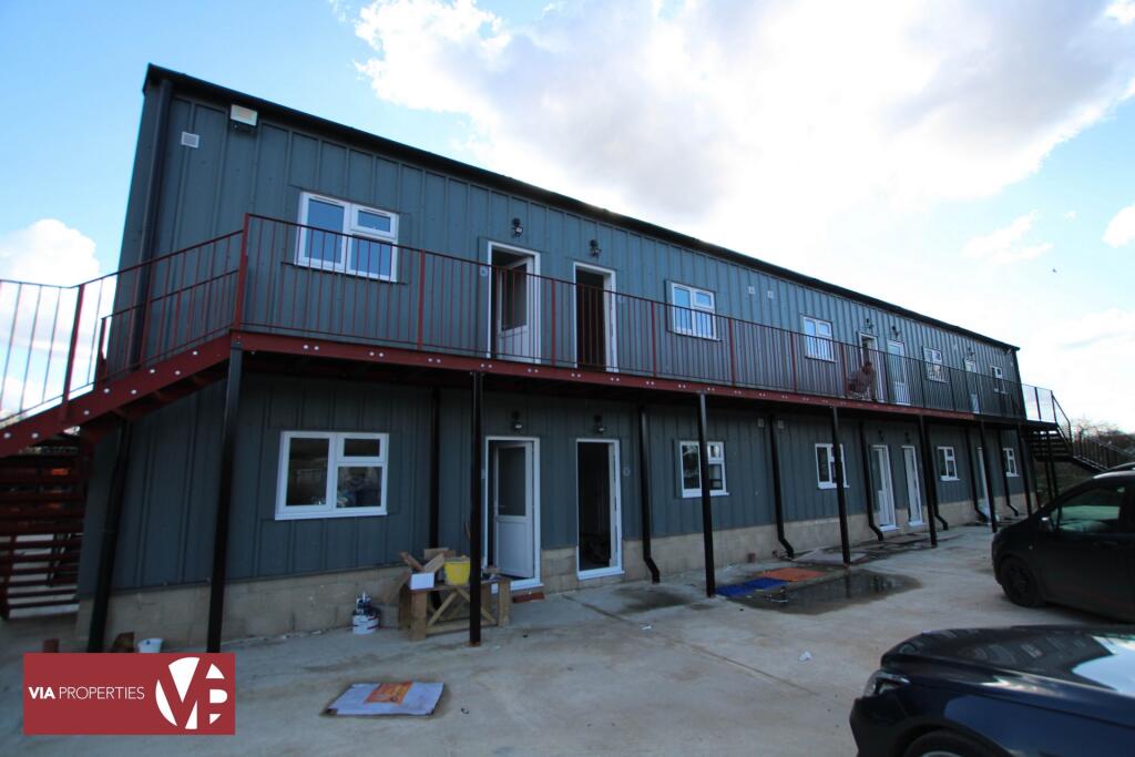 2 bedroom apartment for rent in Hoe Lane, Nazeing, EN9