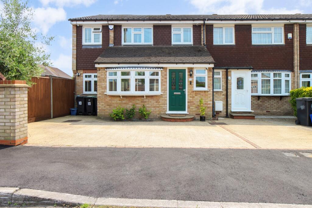 Main image of property: Valley Close, Waltham Abbey, EN9