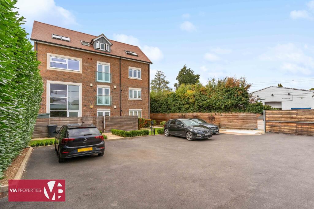 Main image of property: Nazeing New Road, Broxbourne, EN10