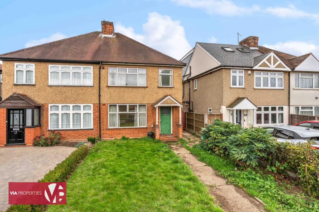 Main image of property: High Road, Broxbourne, EN10