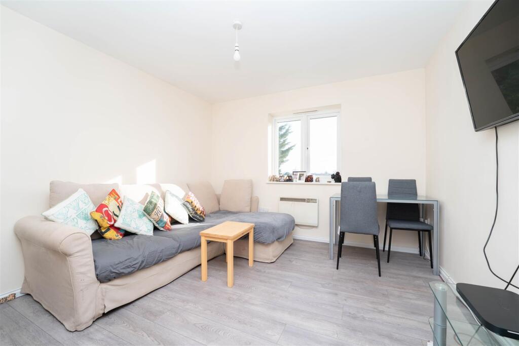 Main image of property: Maplin Park, Slough