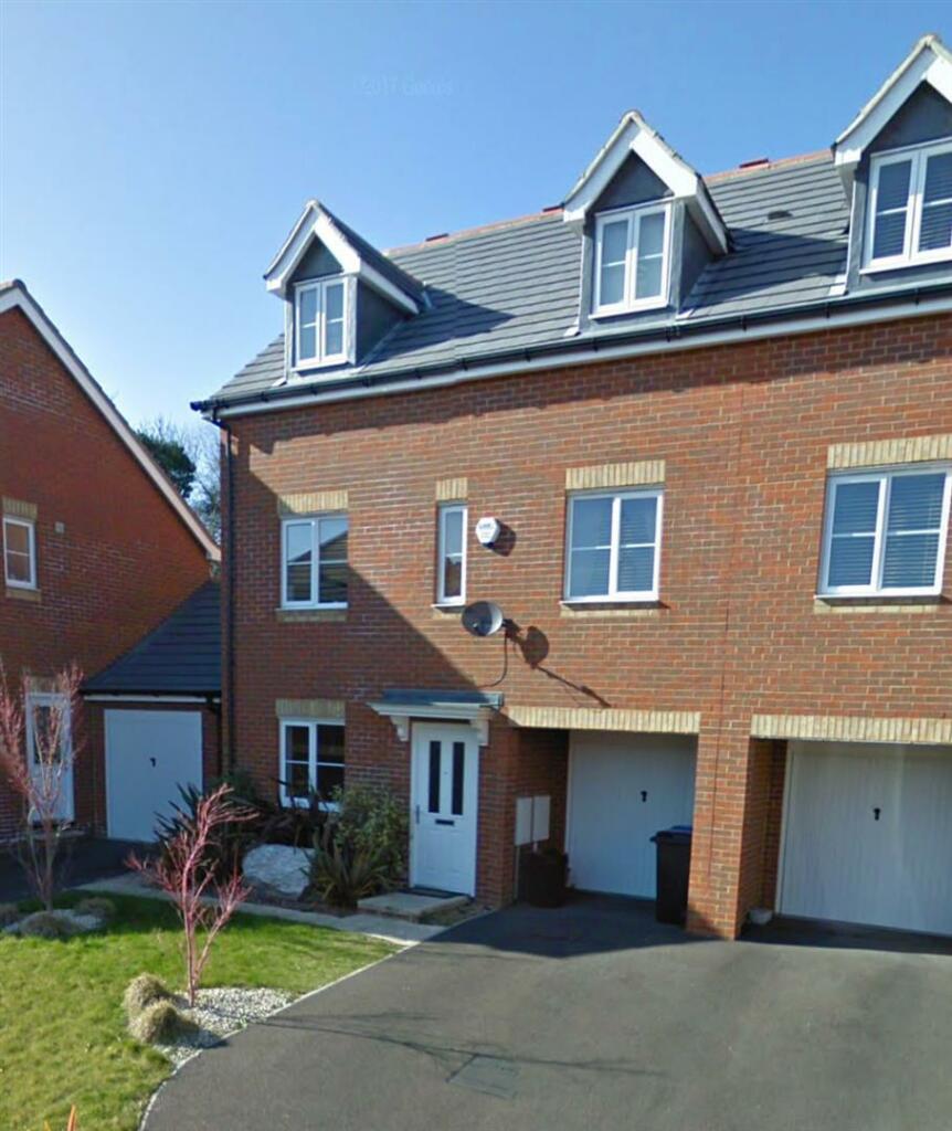 5 bedroom semi-detached house for rent in St. Christophers Mews, Ramsgate, CT11