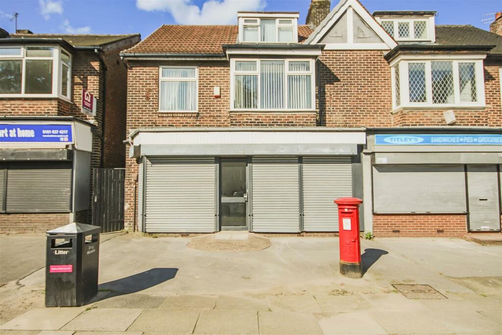 Commercial property for sale in Manchester Road, Swinton, M27
