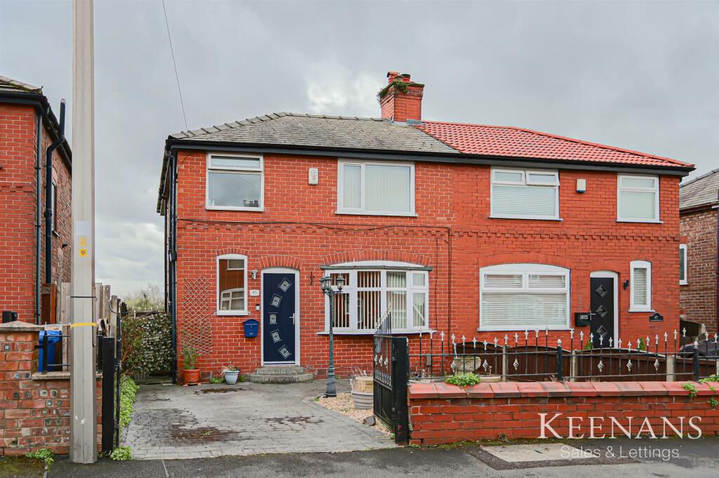 3 bedroom semidetached house for sale in Sunningdale Drive, Salford, M6