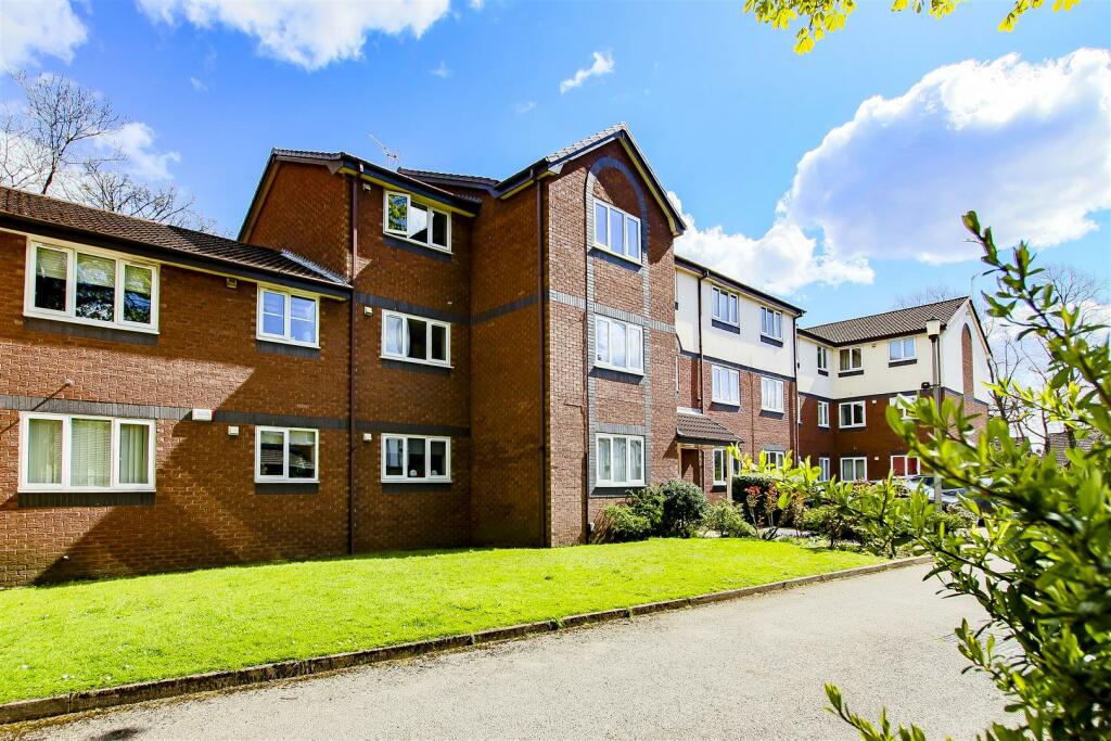 2 bedroom flat for rent in The Hollies, Eccles Old Road, Salford, M6