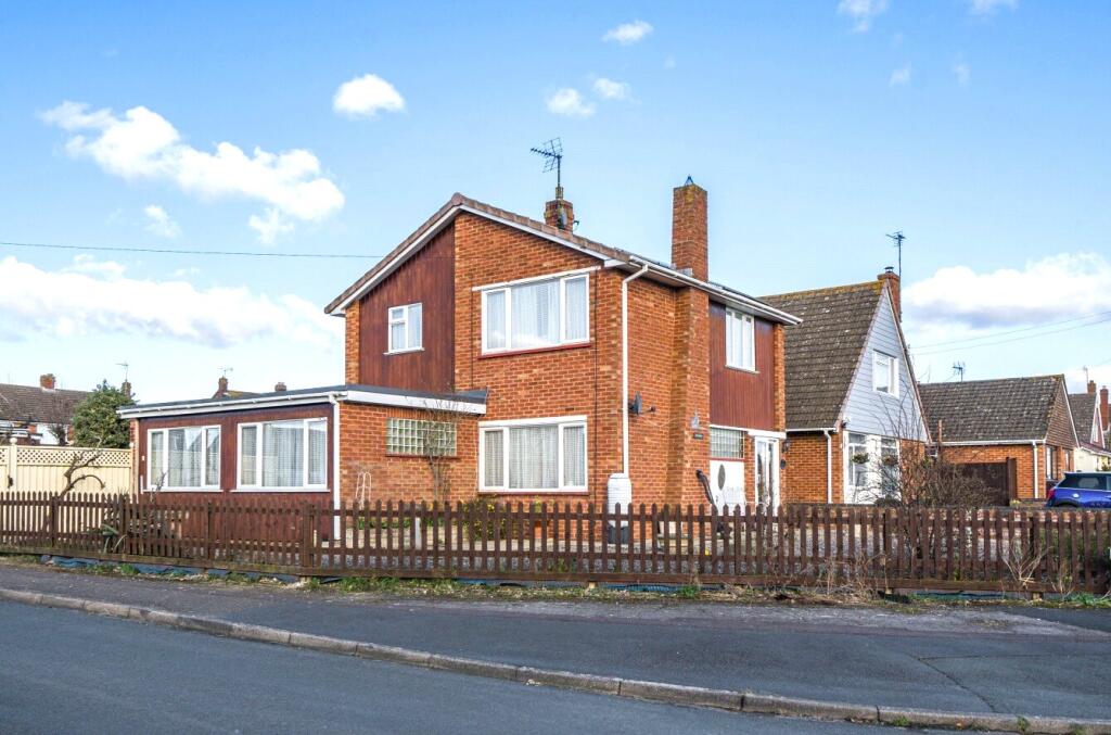 Main image of property: Tretawn Gardens, Tewkesbury, Gloucestershire