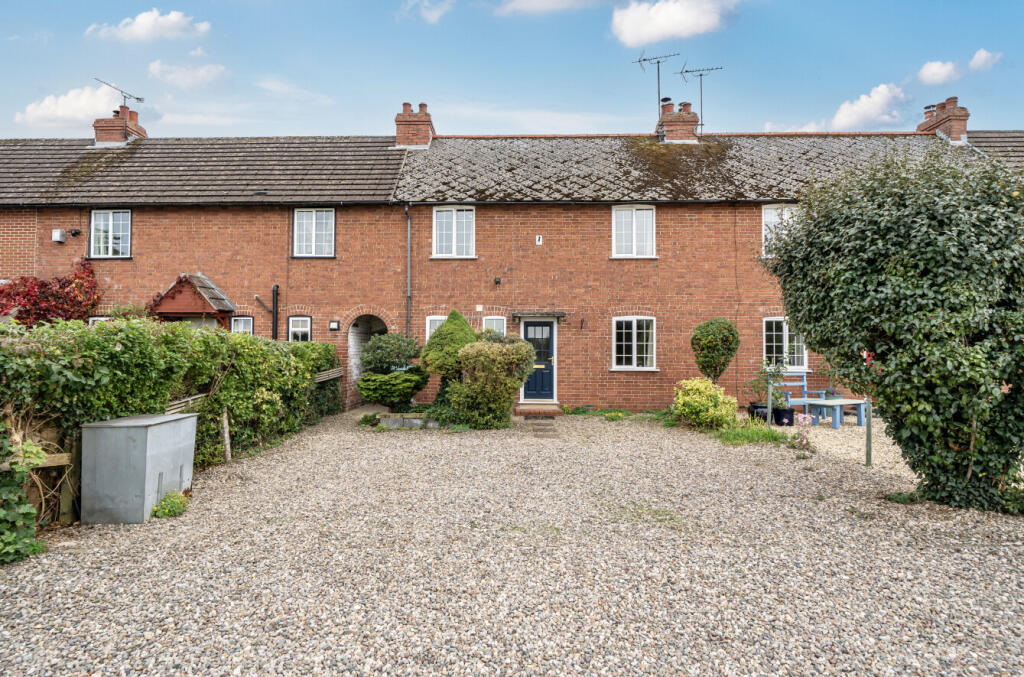 Main image of property: Lincoln Green Lane, Tewkesbury, Gloucestershire