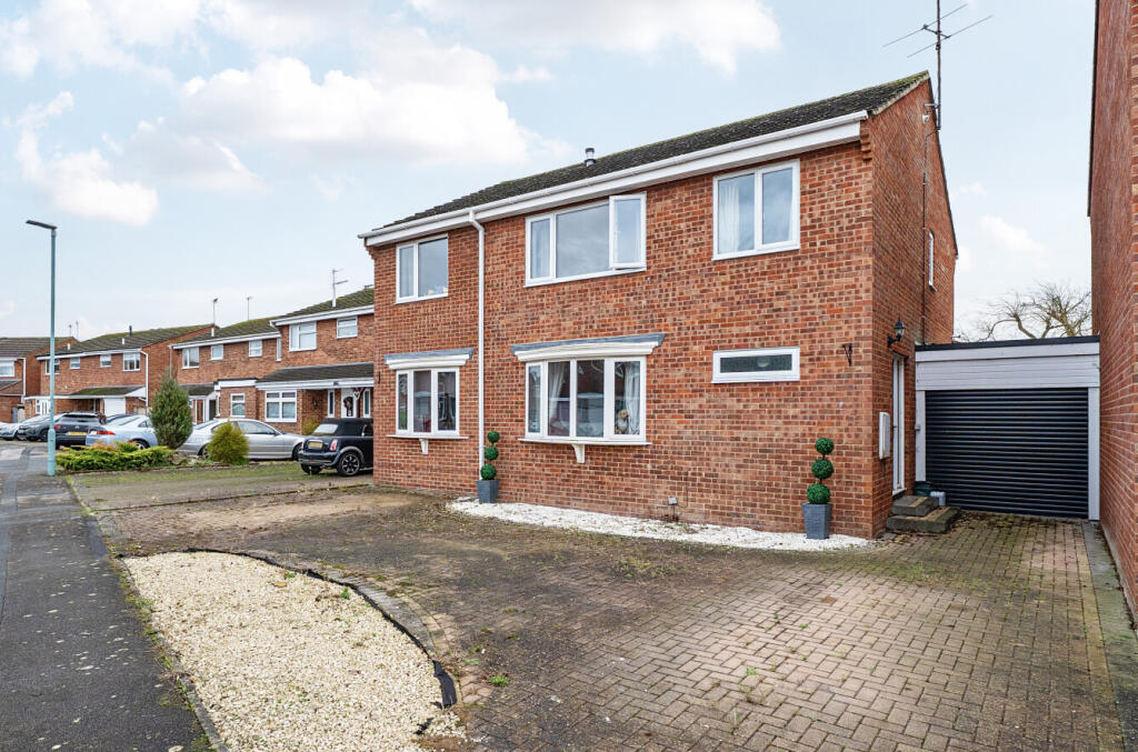 Main image of property: Tirlebank Way, Tewkesbury, Gloucestershire