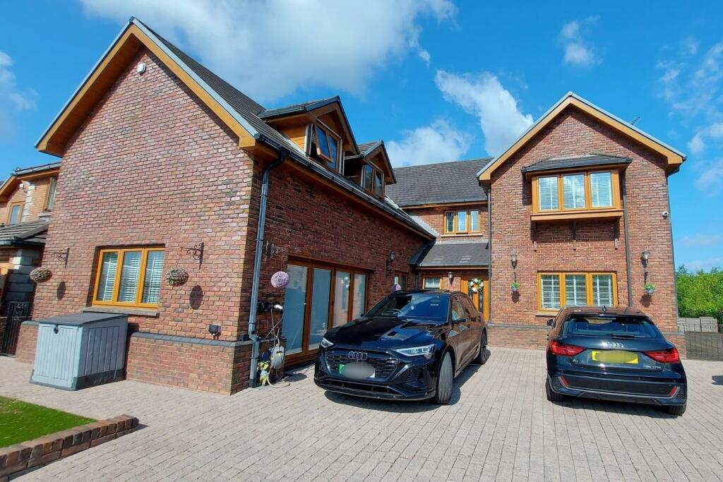 5 bedroom detached house for sale in Cwrt Coed Parc, Maesteg, CF34