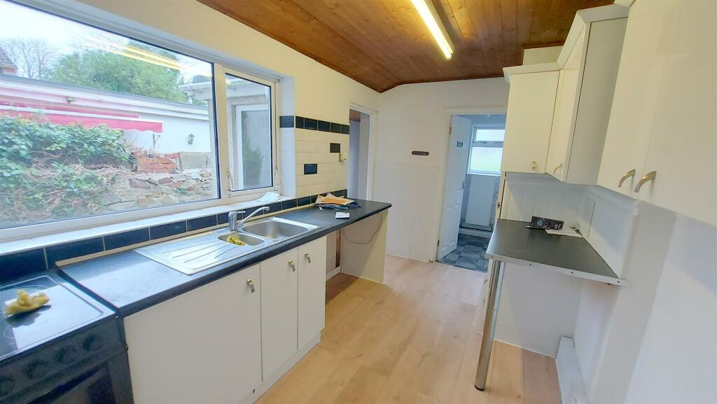 Additional property image - Evans Street, Kenfig Hill, Bridgend