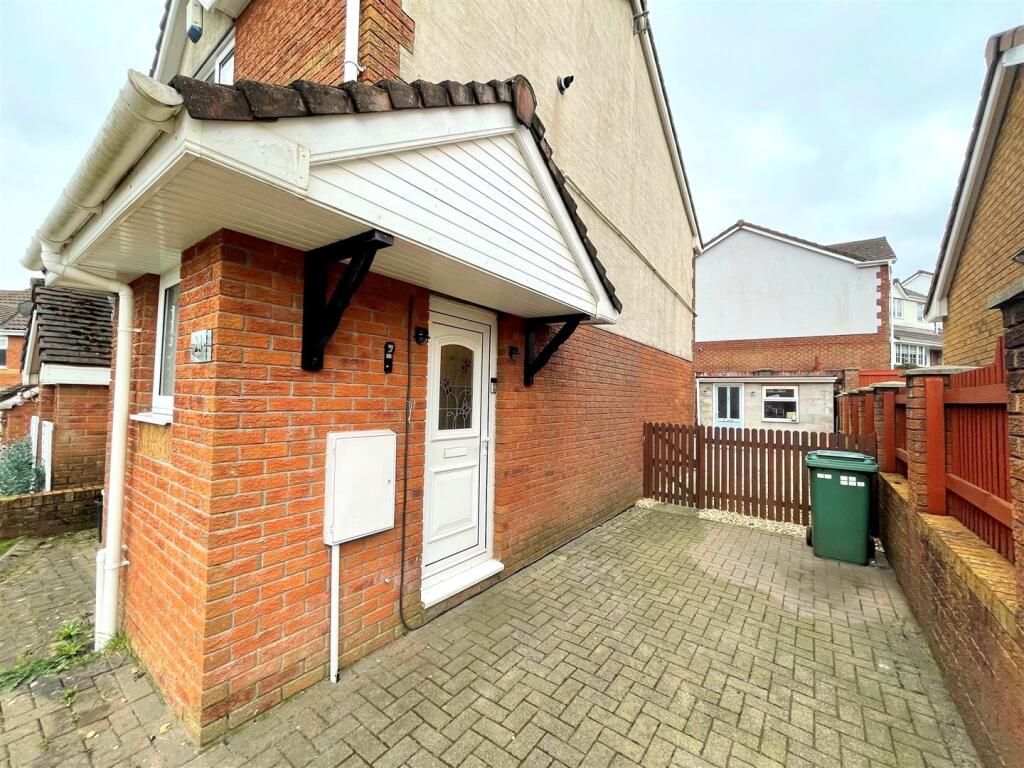Additional property image - Cwrt Coed Parc, Maesteg