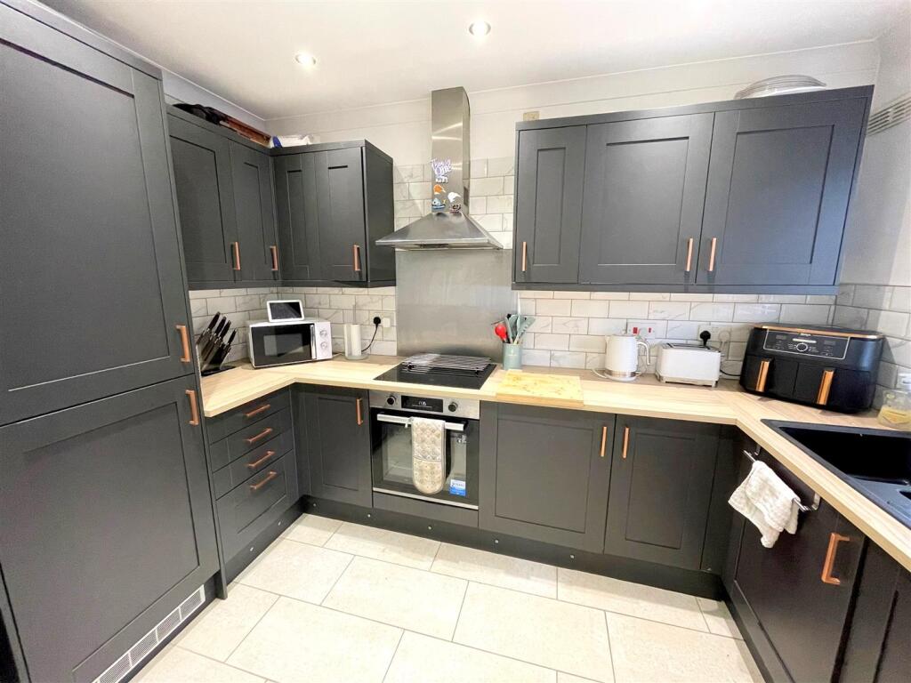Additional property image - Cwrt Coed Parc, Maesteg