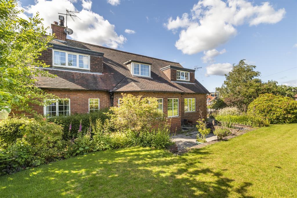 Main image of property: Manley Grove, Ilkley, LS29