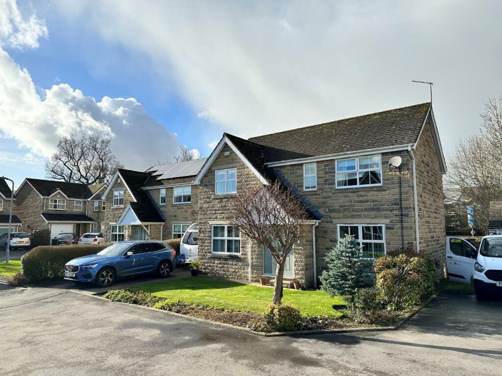 4 bedroom house for sale in Tanfield Drive, Burley In Wharfedale, LS29