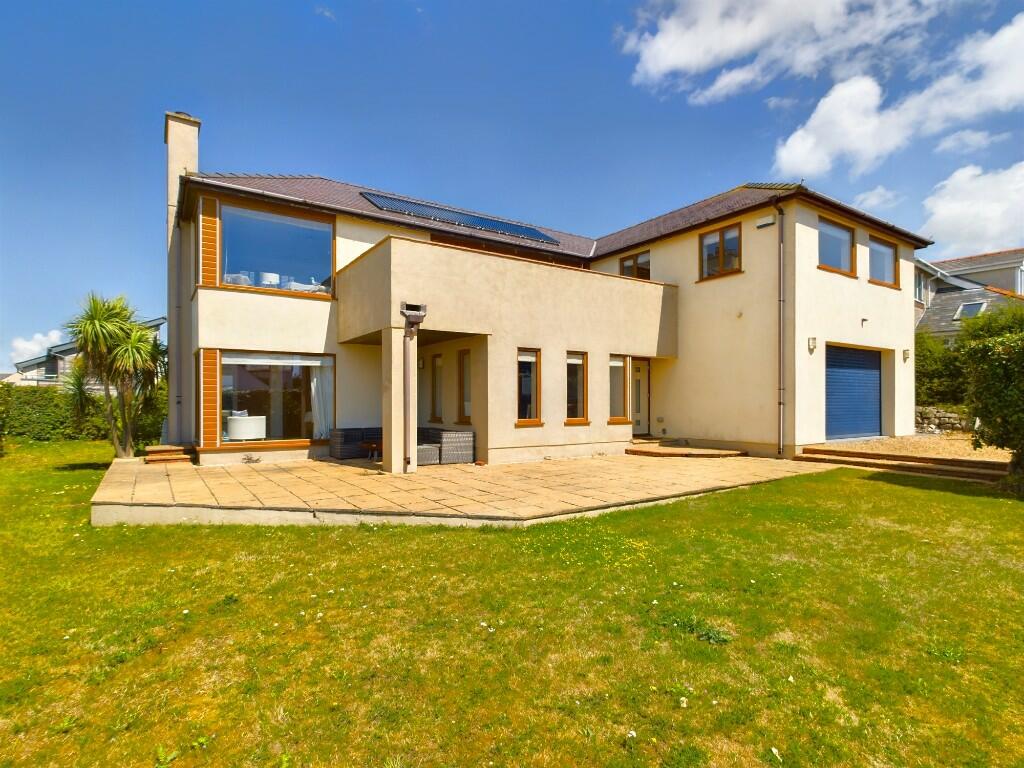 6 bedroom detached house for sale in Sandy Lane, Rhosneigr, LL64