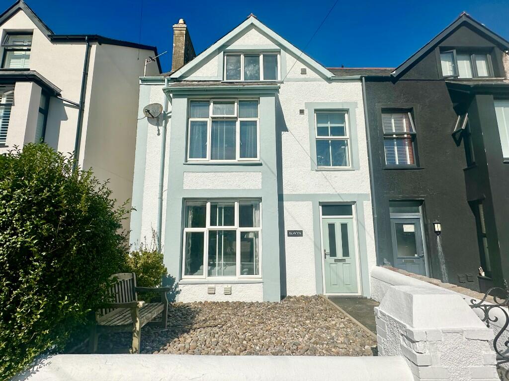 5 bedroom semidetached house for sale in Station Road, Rhosneigr, LL64