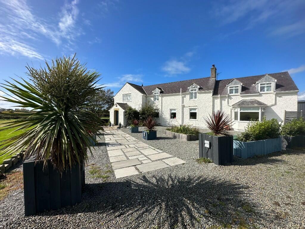 5 bedroom detached house for sale in Llanfaelog, LL63