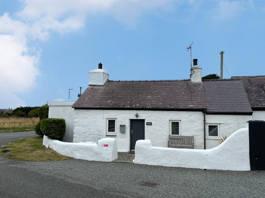 Main image of property: Ruabon, Llanfair Yn Neubwll
