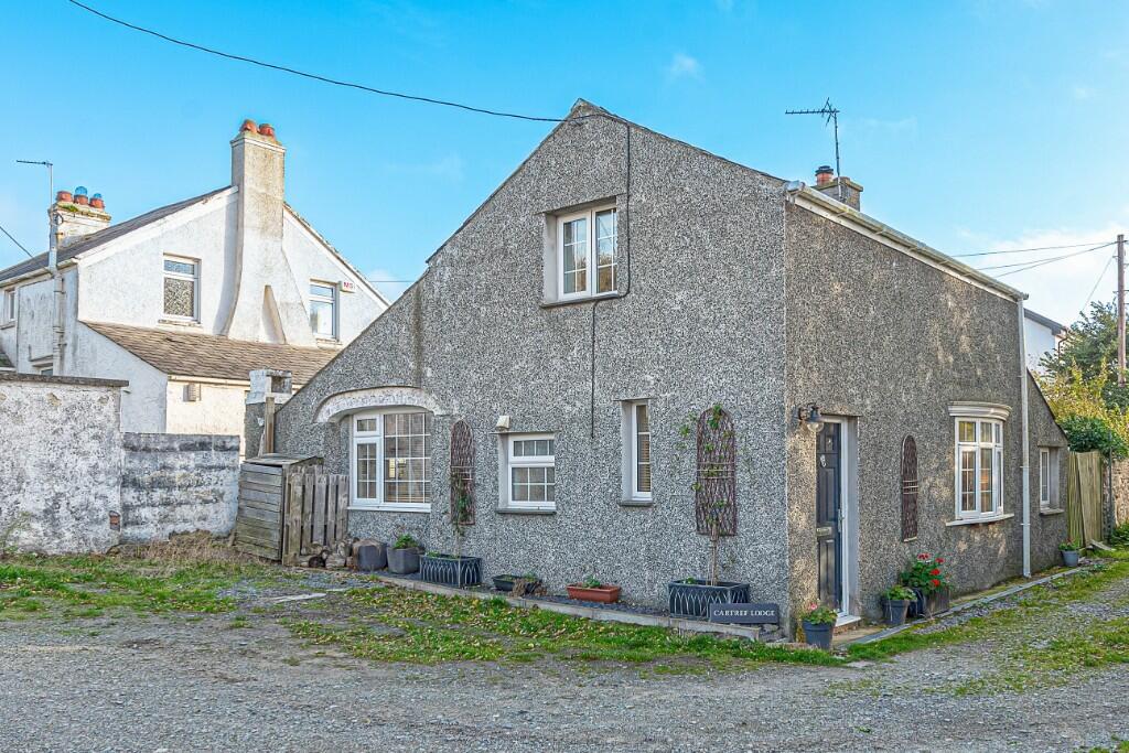 3 bedroom detached house for sale in Cartref Lodge, Rhosneigr, LL64