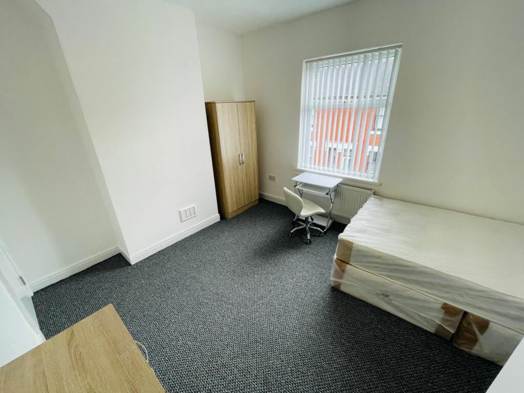 4 bedroom house share for rent in Harris Street, Stoke-on-Trent, Staffordshire, ST4