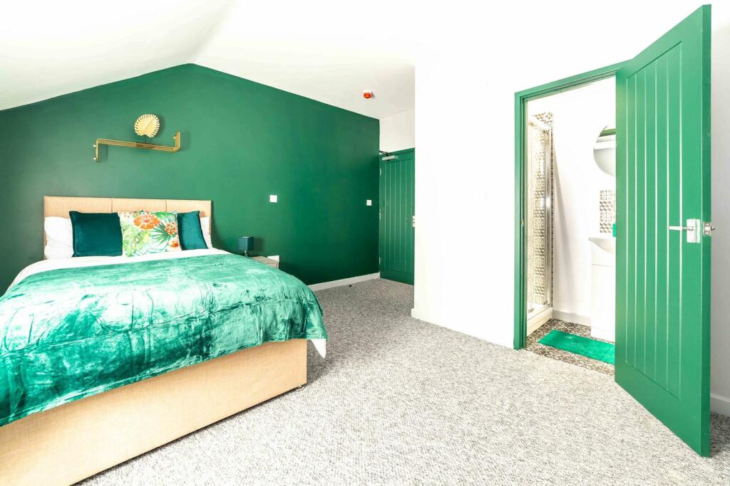 Main image of property: Station View, Droylsden, Manchester, M43 6TT